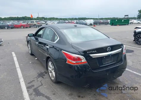 2015 Nissan Altima 2.5 Sv z USA, uszkodzony, nr VIN 1N4AL3AP1FC417617